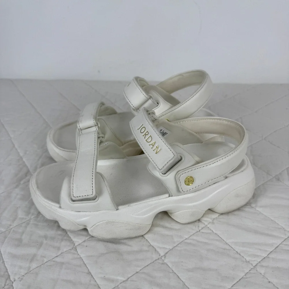 Jordan Deja Sail Metallic Gold Platform Sandals Women's Size 8 FN5036 100‎